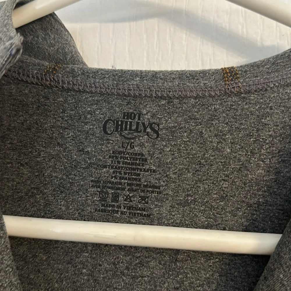 🆕 Hot Chilly’s Quarter Zip with Hood Large NWT - Picture 5 of 5